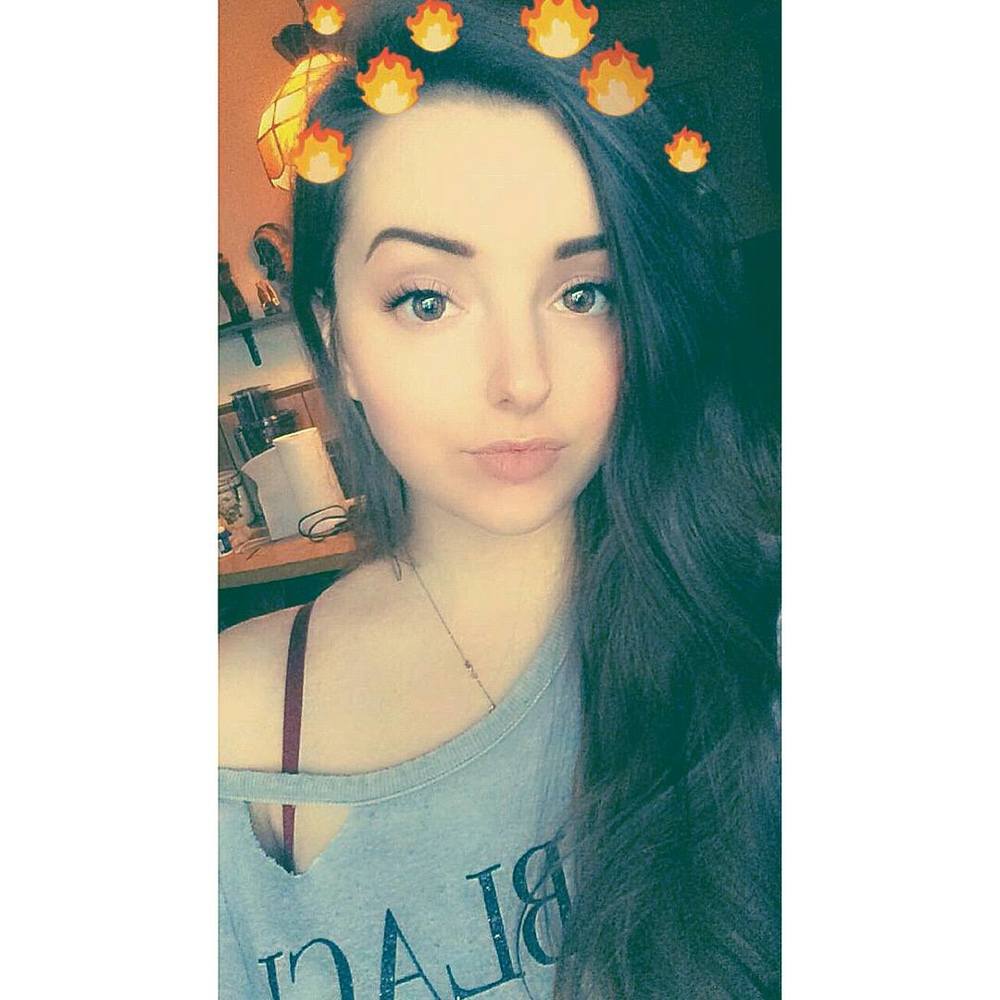Meet your Posher, Laina